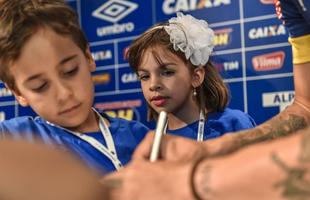 Crianas de 5 a 12 anos entrevistaram jogadores do Cruzeiro