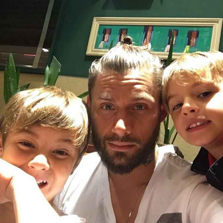 Sobis costuma publicar muitas imagens ao lado dos filhos em seu Instagram