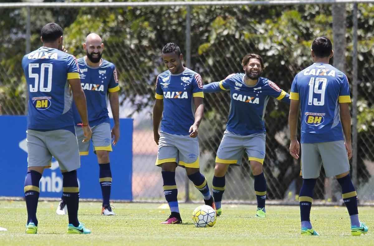 Imagens do treino do Cruzeiro nesta quarta-feira, na Toca II