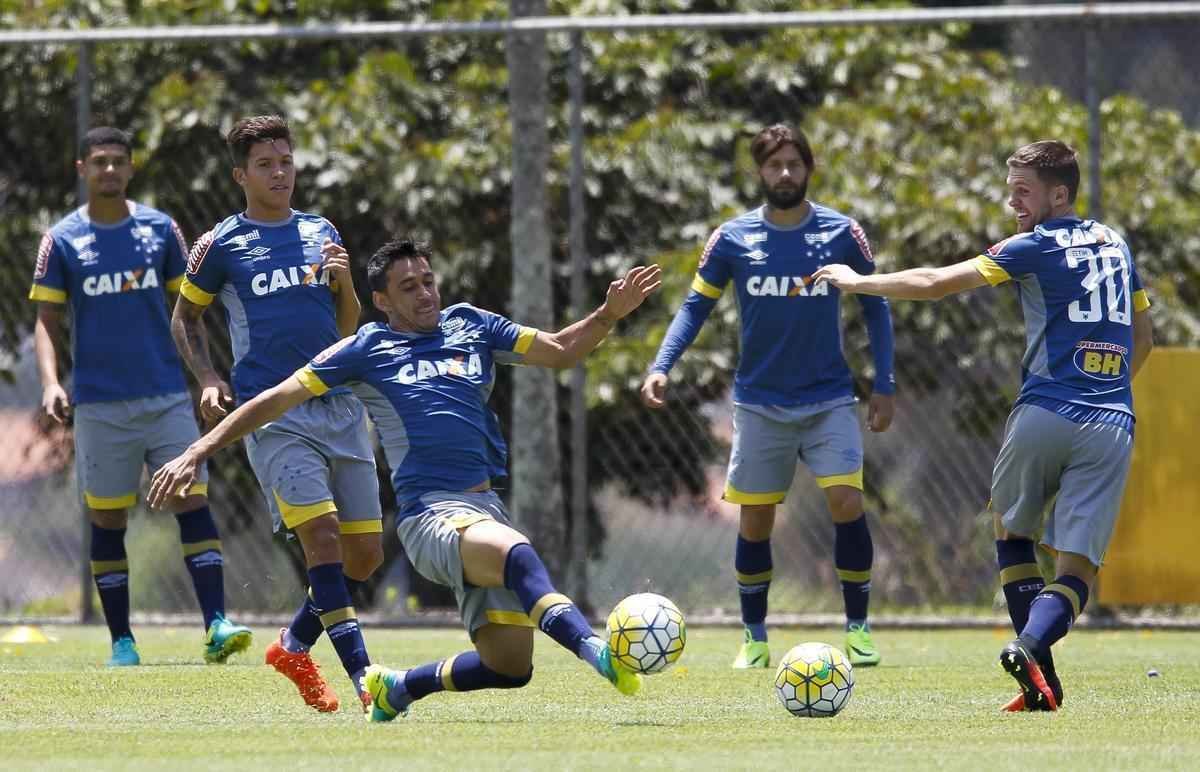Imagens do treino do Cruzeiro nesta quarta-feira, na Toca II
