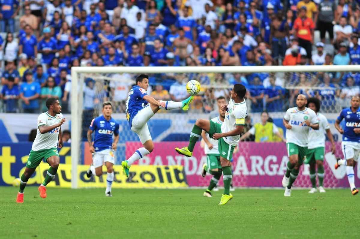 Fotos de Cruzeiro x Chapecoense, no Mineiro, pela 31 rodada do Brasileiro (Ramon Lisboa/EM D.A Press)
