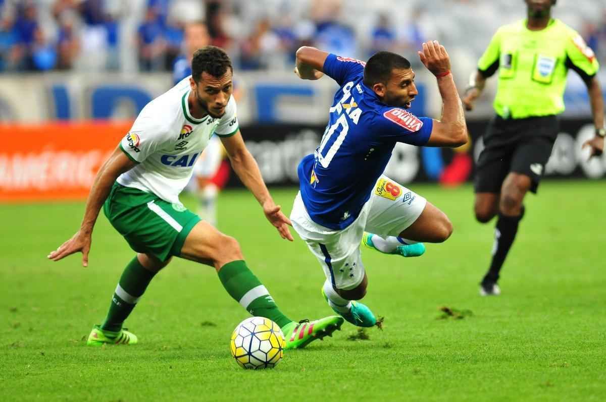 Fotos de Cruzeiro x Chapecoense, no Mineiro, pela 31 rodada do Brasileiro (Ramon Lisboa/EM D.A Press)