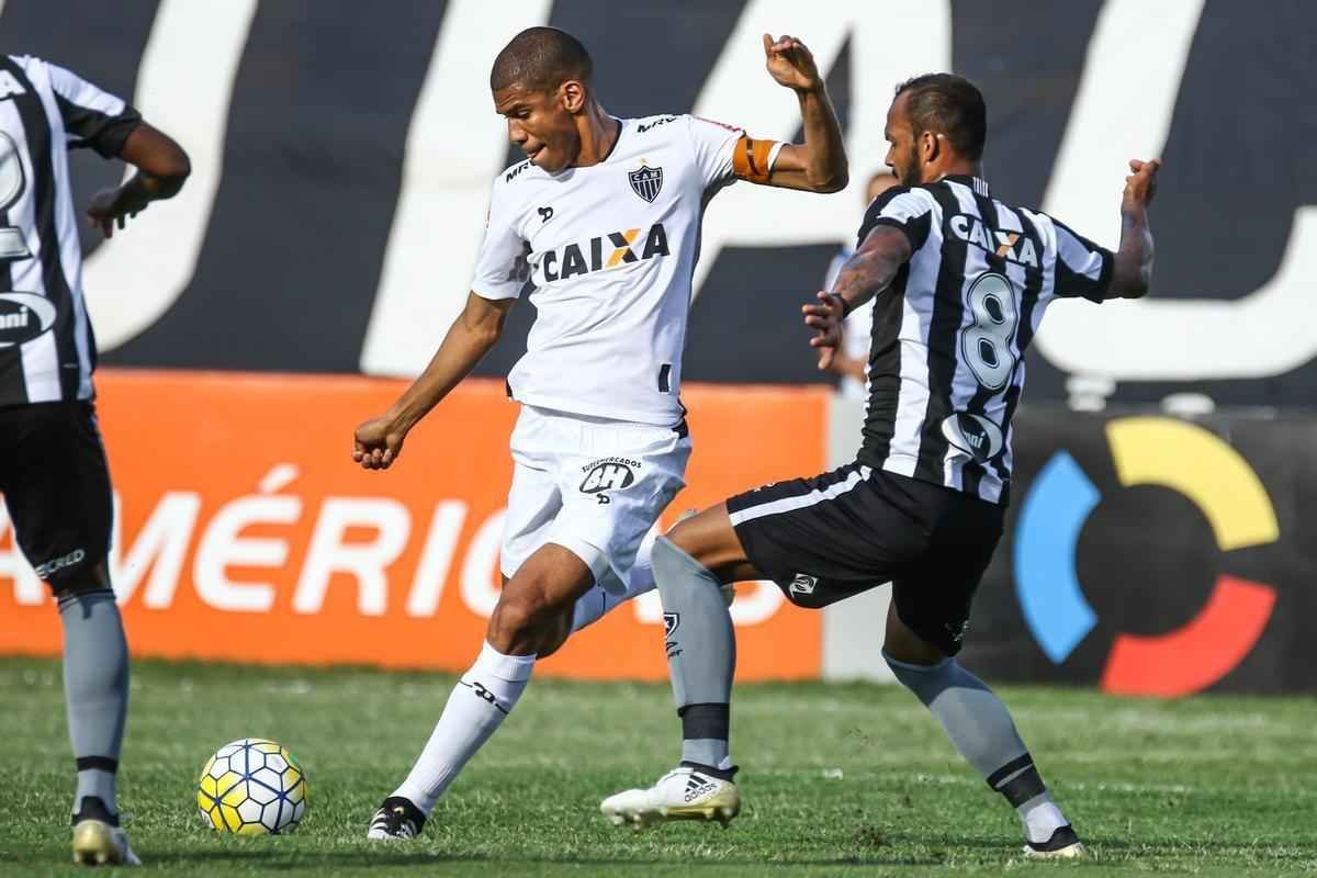 Atltico  derrotado pelo Botafogo, pela 31 rodada do Brasileiro, e fica mais distante do ttulo