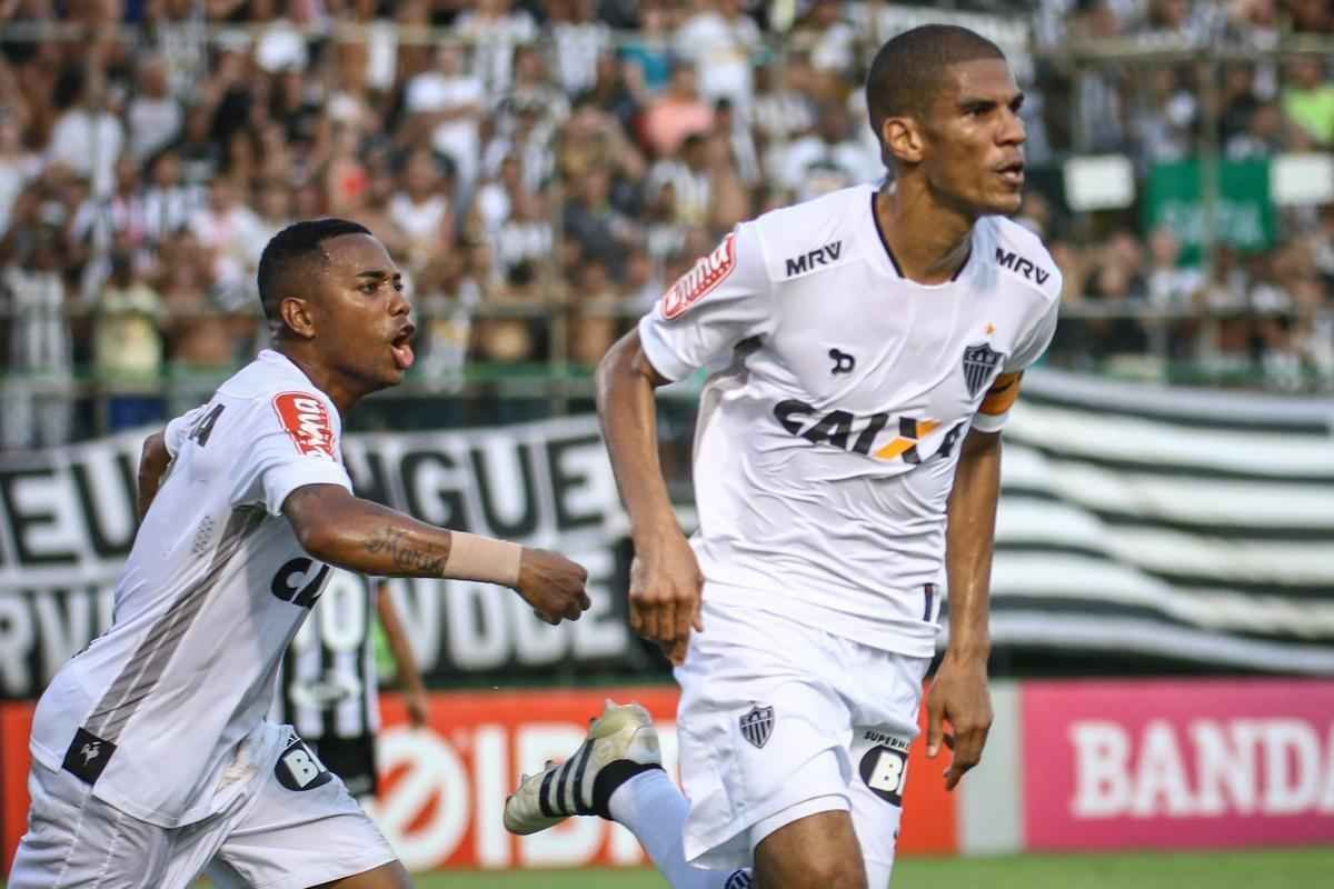 Atltico  derrotado pelo Botafogo, pela 31 rodada do Brasileiro, e fica mais distante do ttulo