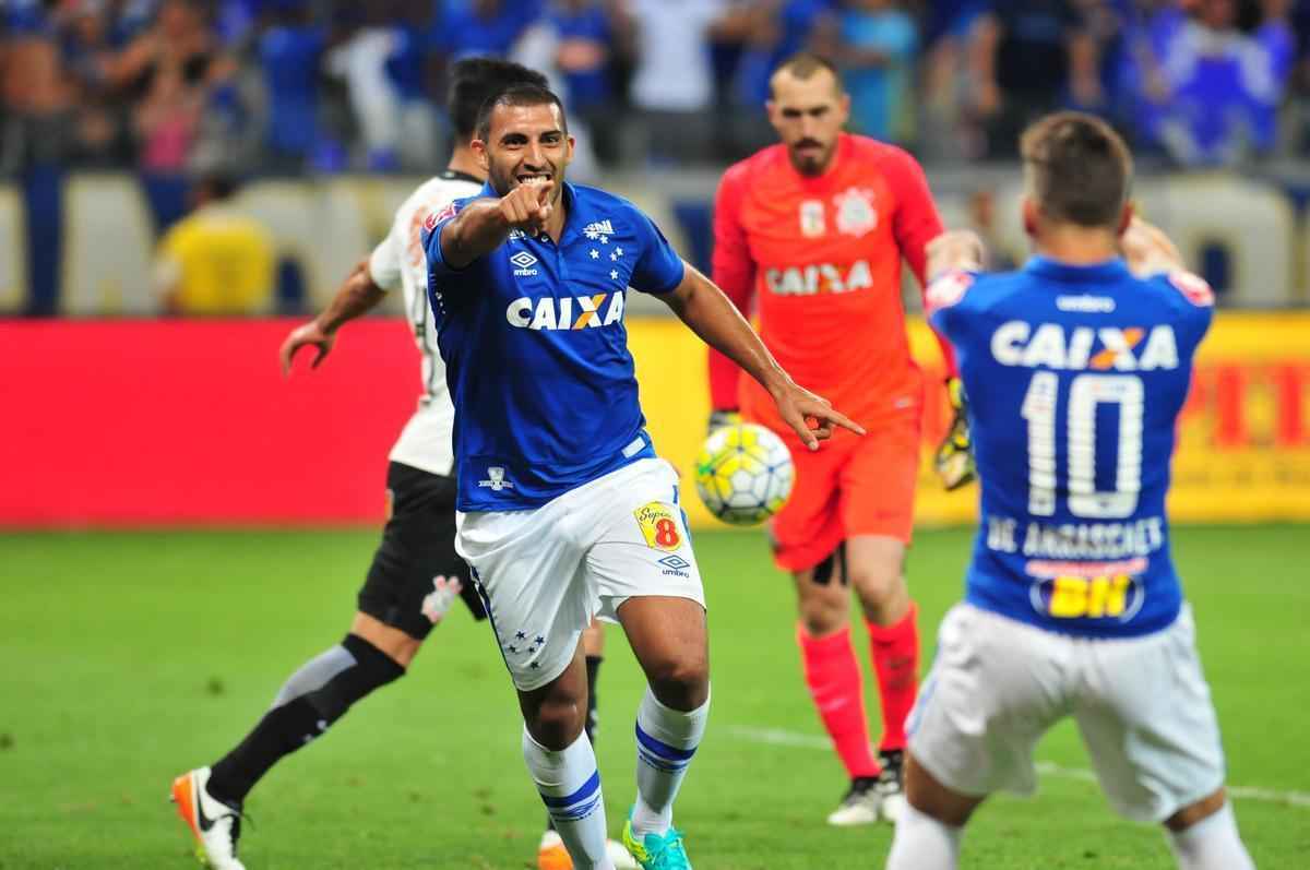 Imagens do jogo entre Cruzeiro e Corinthians, pelas quartas de final da Copa do Brasil, no Mineiro