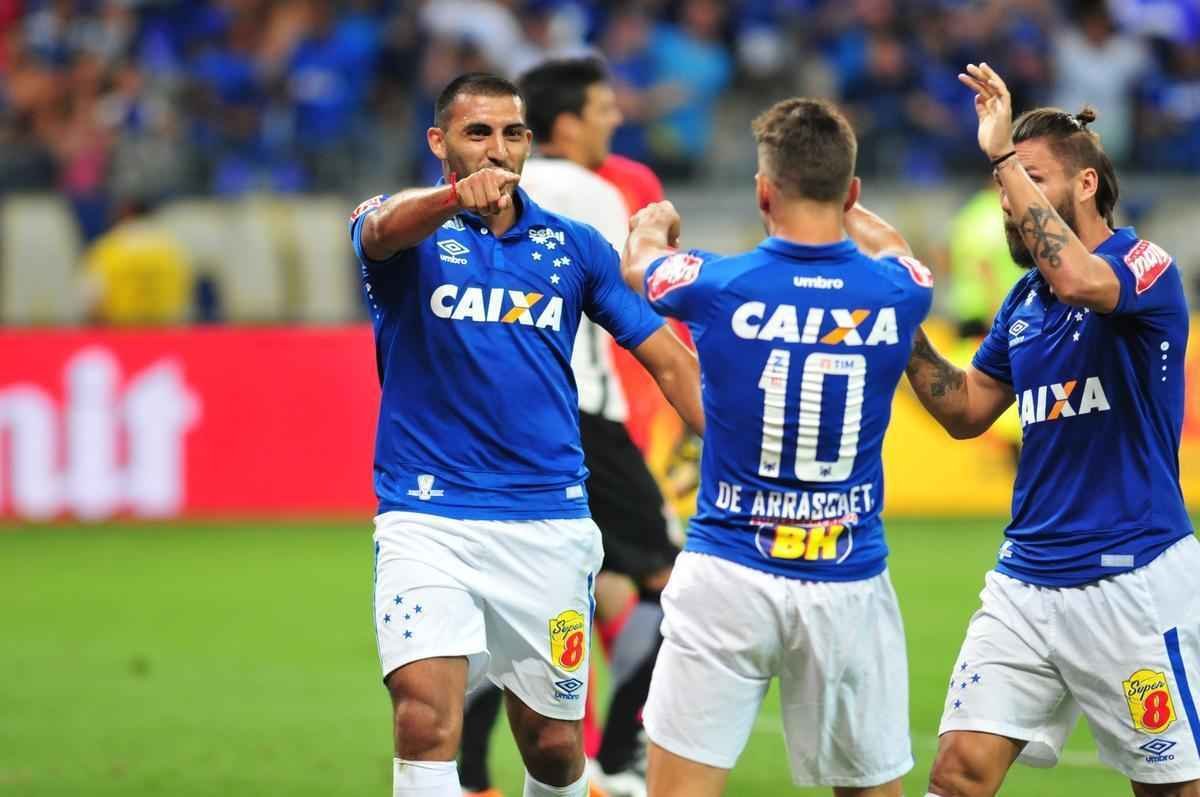 Imagens do jogo entre Cruzeiro e Corinthians, pelas quartas de final da Copa do Brasil, no Mineiro