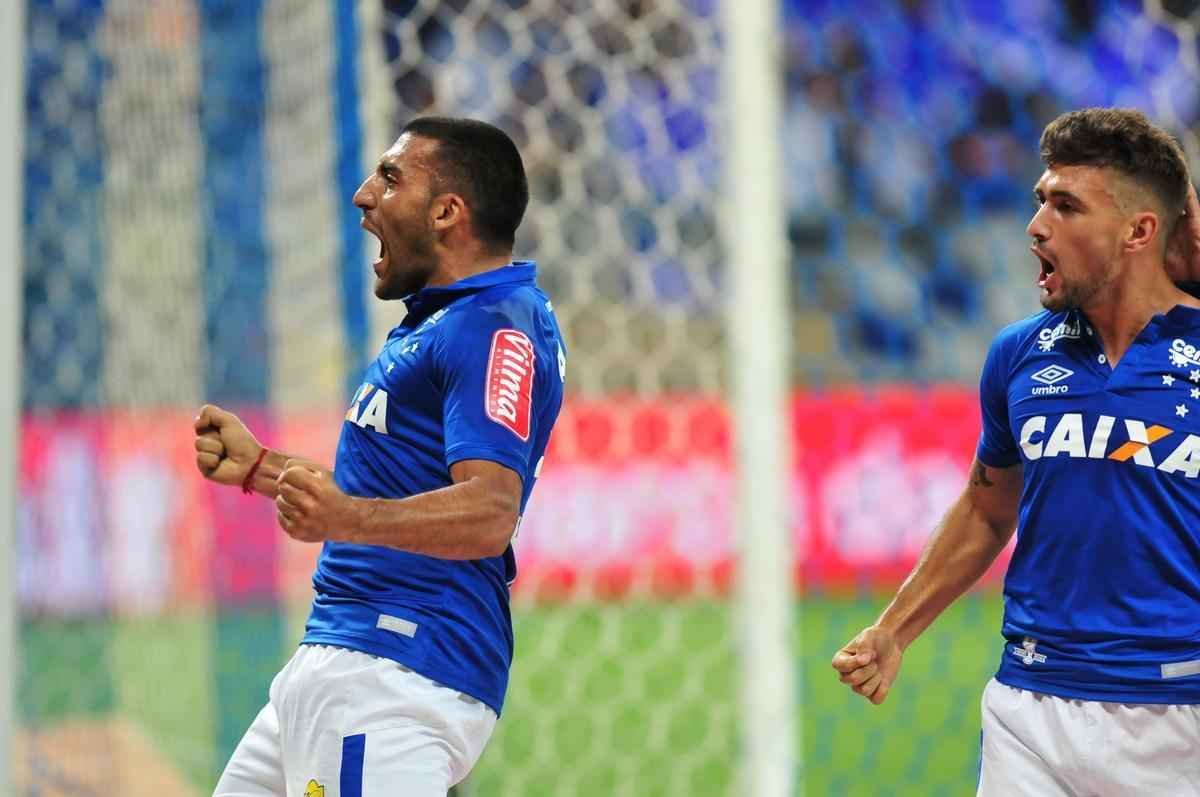 Imagens do jogo entre Cruzeiro e Corinthians, pelas quartas de final da Copa do Brasil, no Mineiro