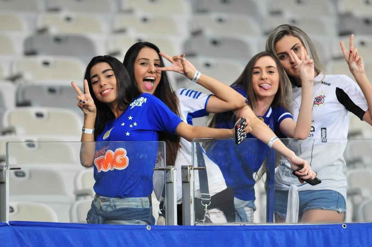 Imagens do jogo entre Cruzeiro e Corinthians, pelas quartas de final da Copa do Brasil, no Mineiro