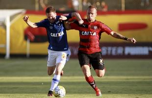 Cruzeiro bate o Vitria por 1 a 0, em Salvador, e fica mais longe da zona de rebaixamento