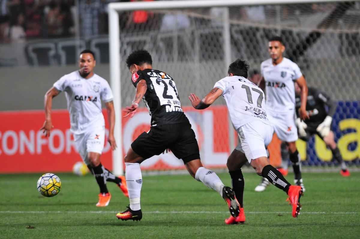 Atltico x Figueirense, jogo disputado no Independncia e vlido pelo Campeonato Brasileiro