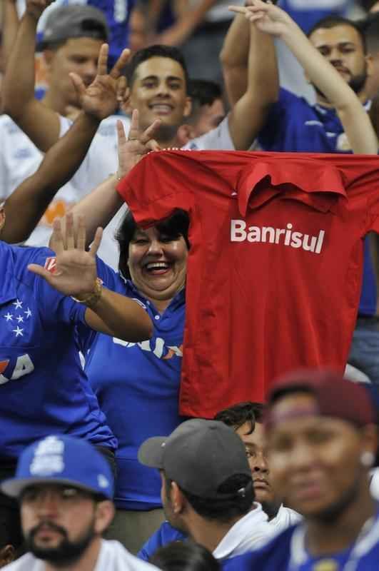 Torcida do Cruzeiro durante partida contra o Grmio, pela semifinal da Copa do Brasil