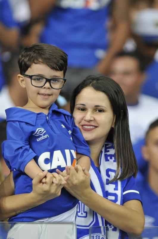 Torcida do Cruzeiro durante partida contra o Grmio, pela semifinal da Copa do Brasil