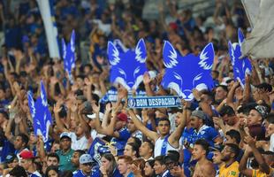 Torcida do Cruzeiro durante partida contra o Grmio, pela semifinal da Copa do Brasil