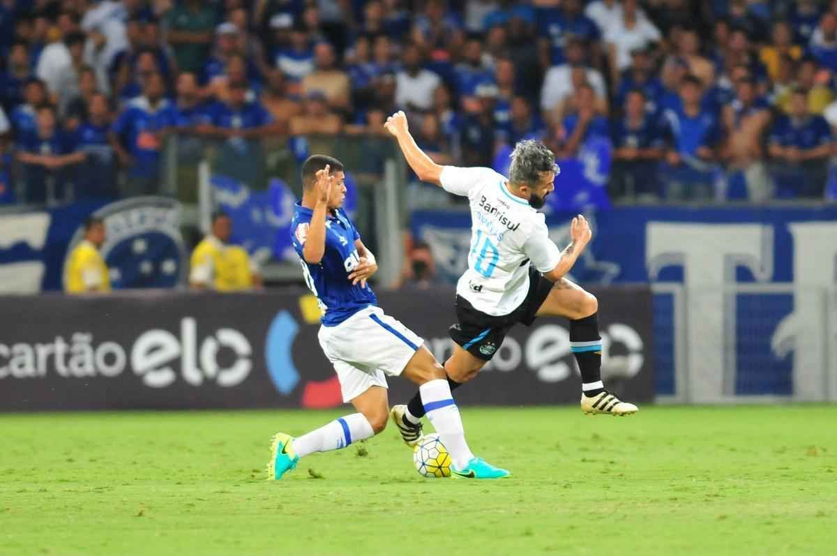 Imagens de Cruzeiro x Grmio, no Mineiro, pelas semifinais da Copa do Brasil