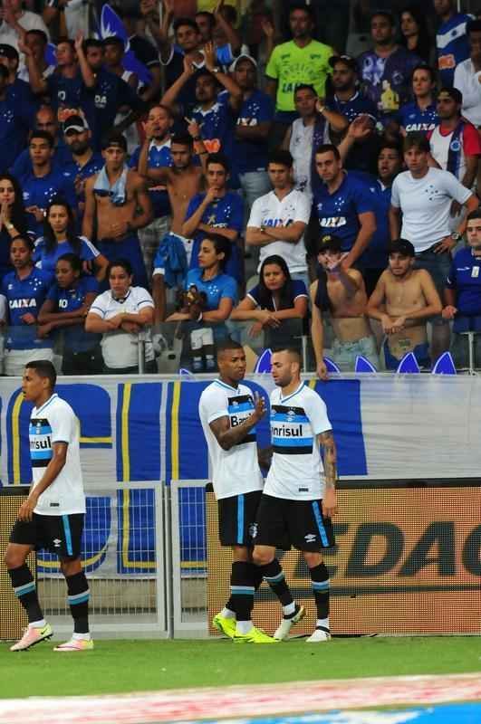 Imagens de Cruzeiro x Grmio, no Mineiro, pelas semifinais da Copa do Brasil