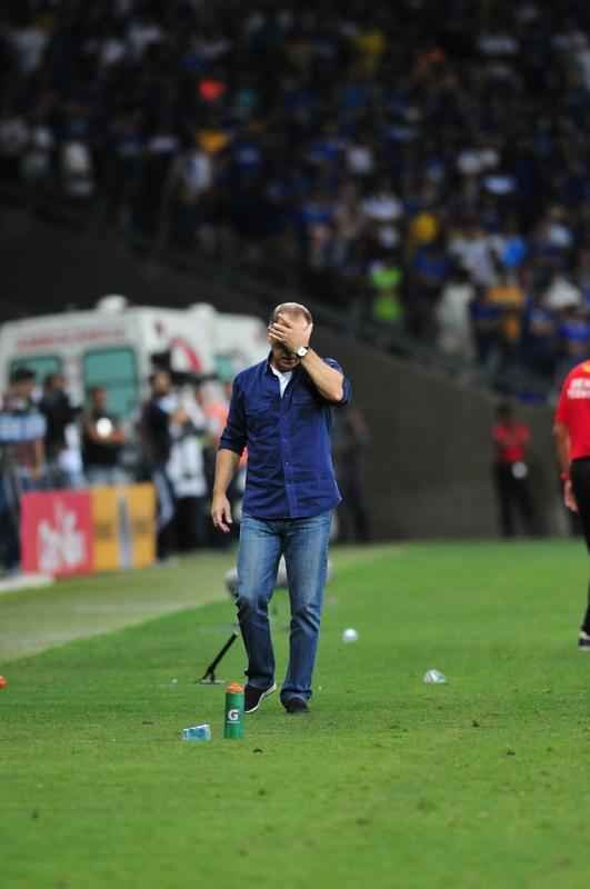 Imagens de Cruzeiro x Grmio, no Mineiro, pelas semifinais da Copa do Brasil