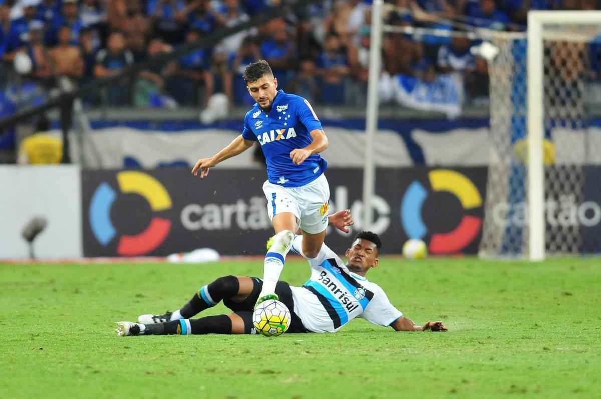Imagens de Cruzeiro x Grmio, no Mineiro, pelas semifinais da Copa do Brasil
