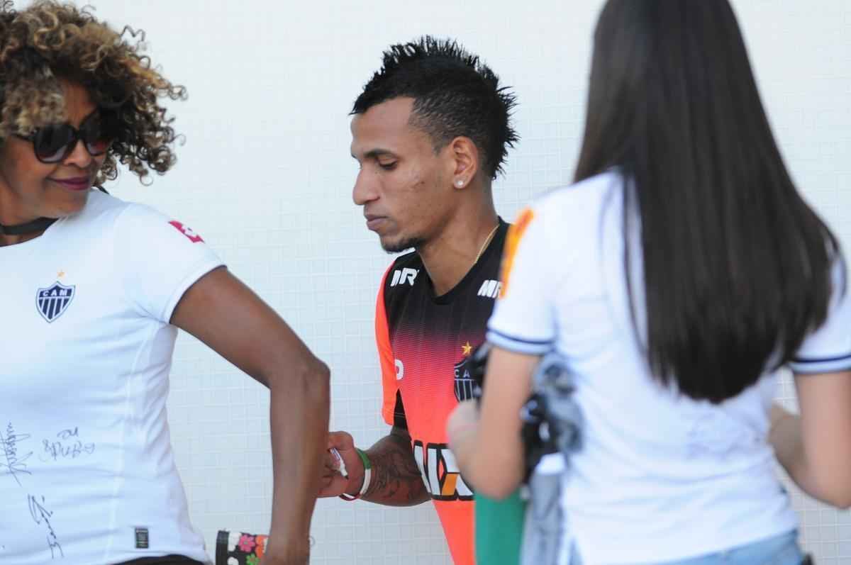 Jogadores se reapresentaram aps o empate contra o Flamengo, no Mineiro