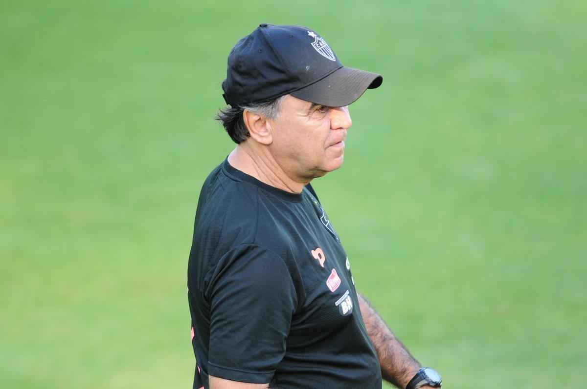 Jogadores se reapresentaram aps o empate contra o Flamengo, no Mineiro