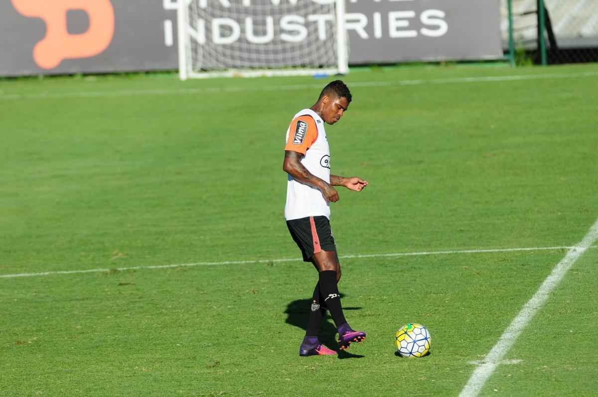 Jogadores se reapresentaram aps o empate contra o Flamengo, no Mineiro