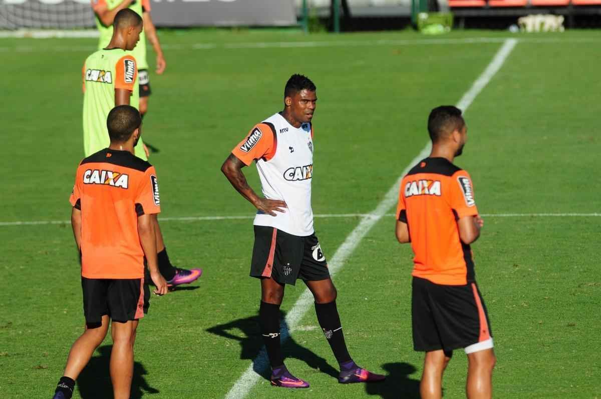 Jogadores se reapresentaram aps o empate contra o Flamengo, no Mineiro