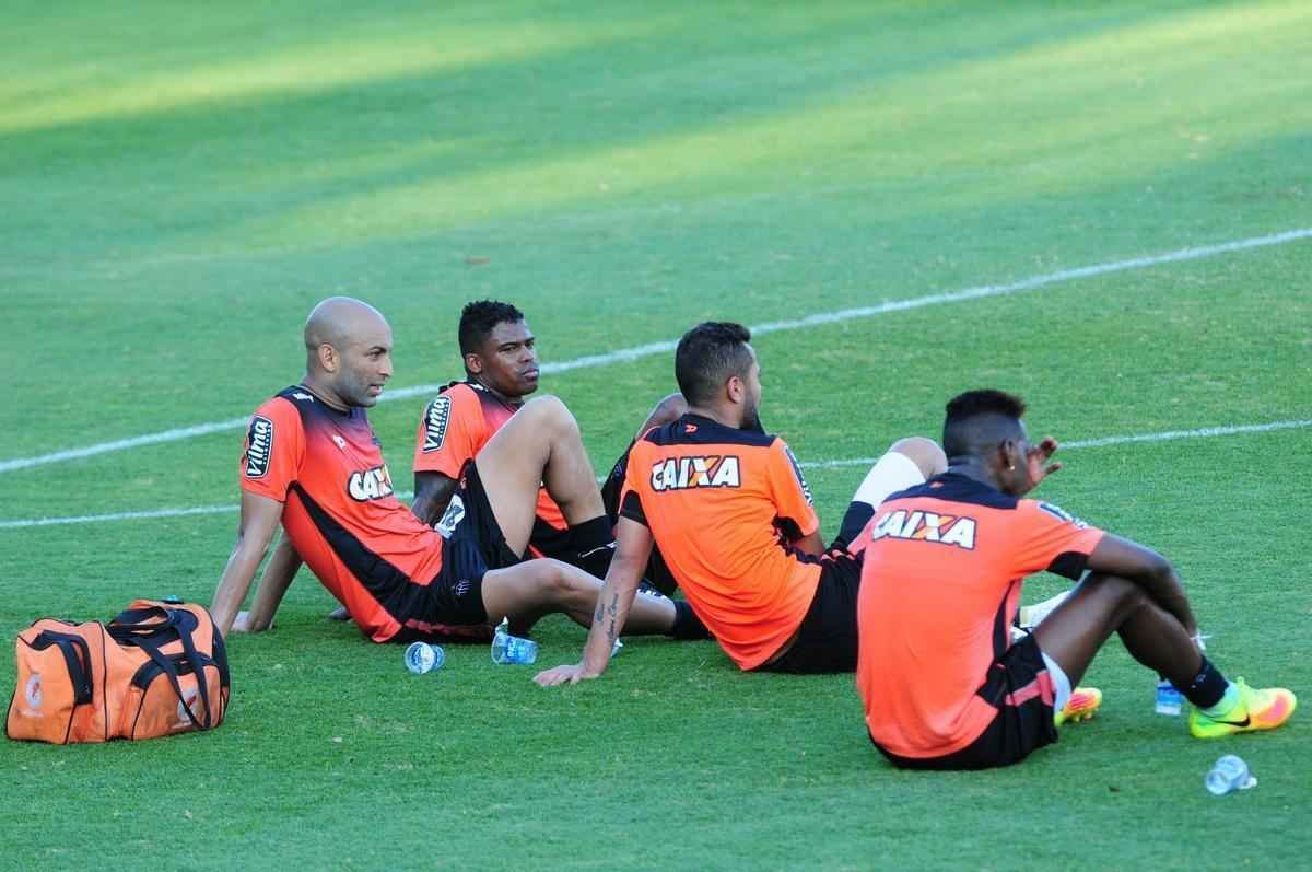 Jogadores se reapresentaram aps o empate contra o Flamengo, no Mineiro