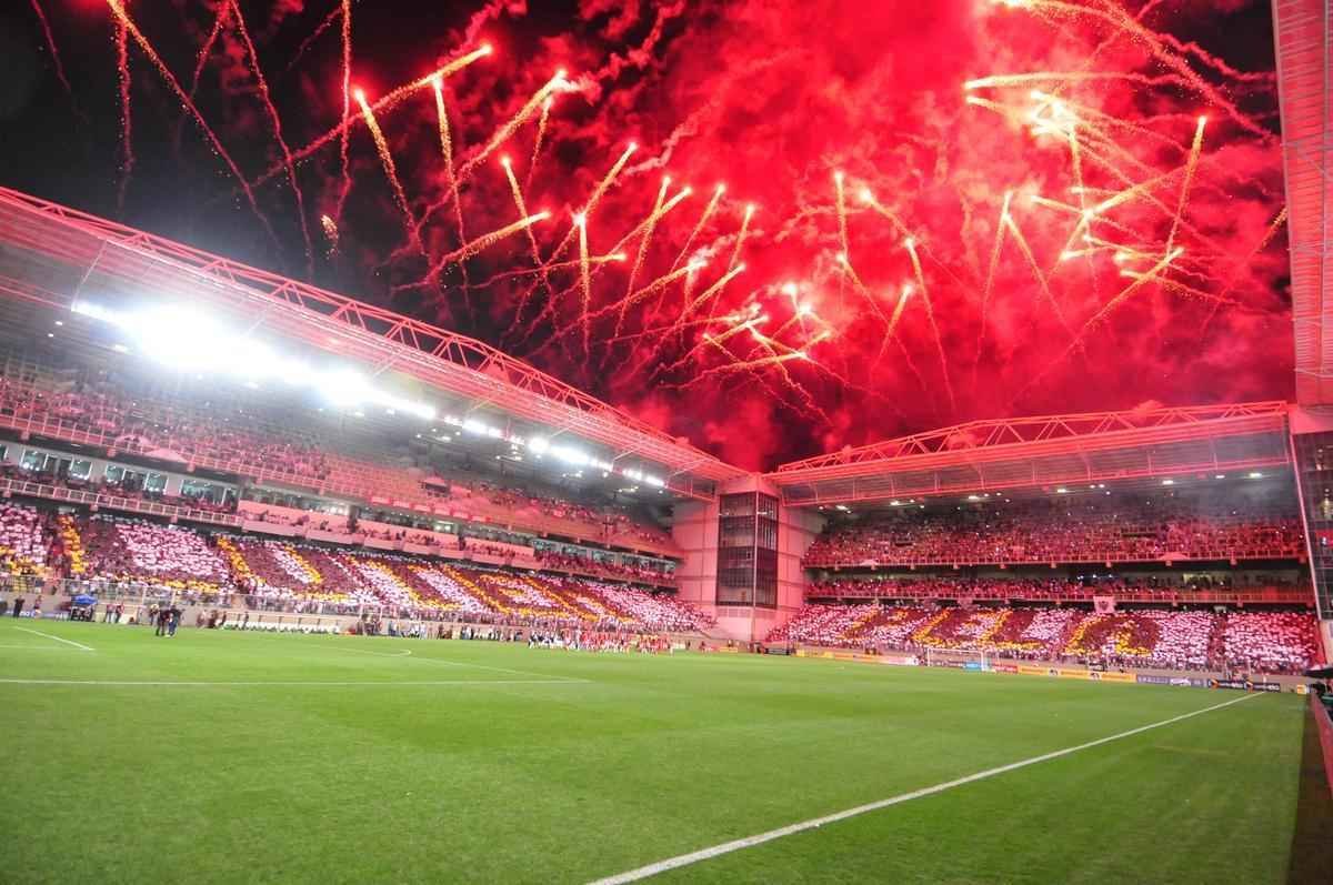 Imagens da torcida do Atltico no jogo contra o Internacional