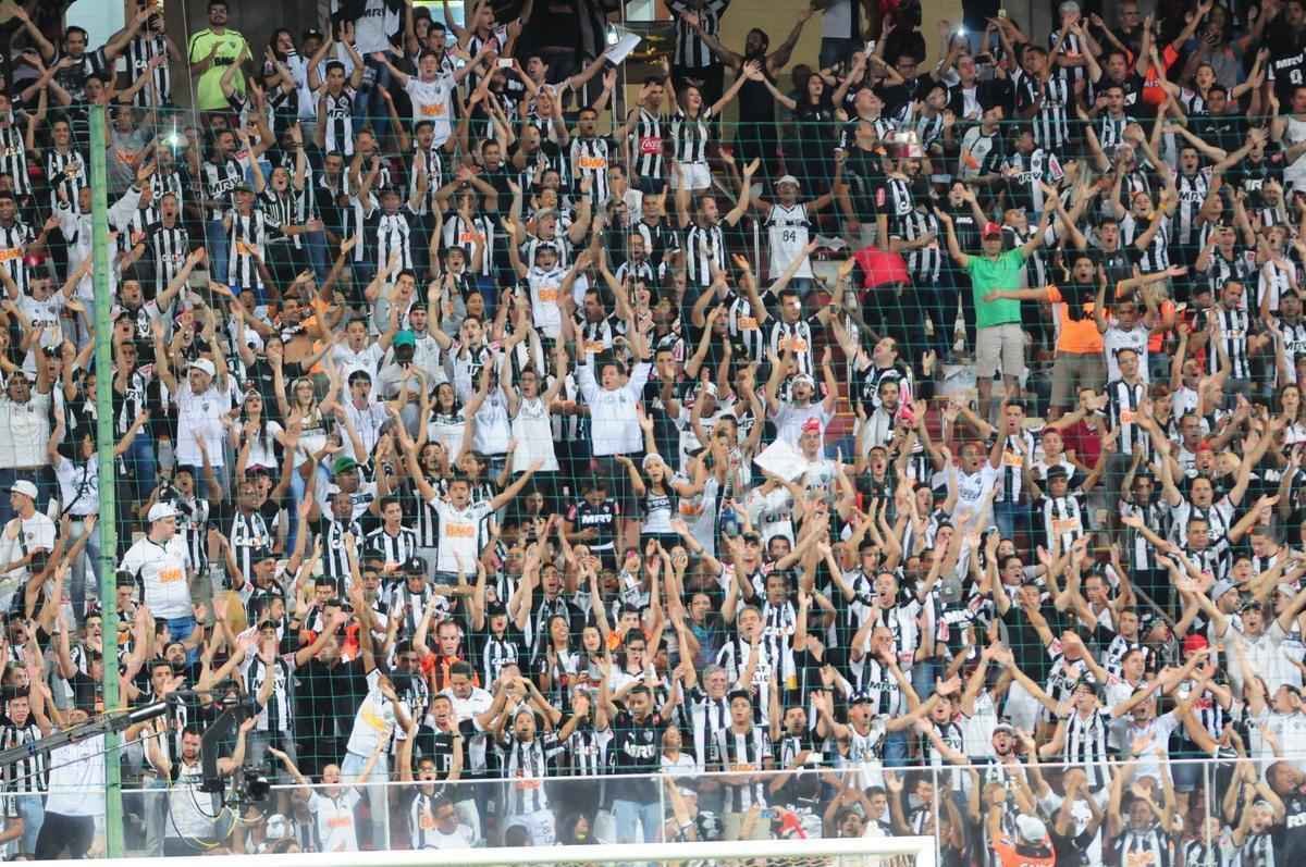 Imagens da torcida do Atltico no jogo contra o Internacional