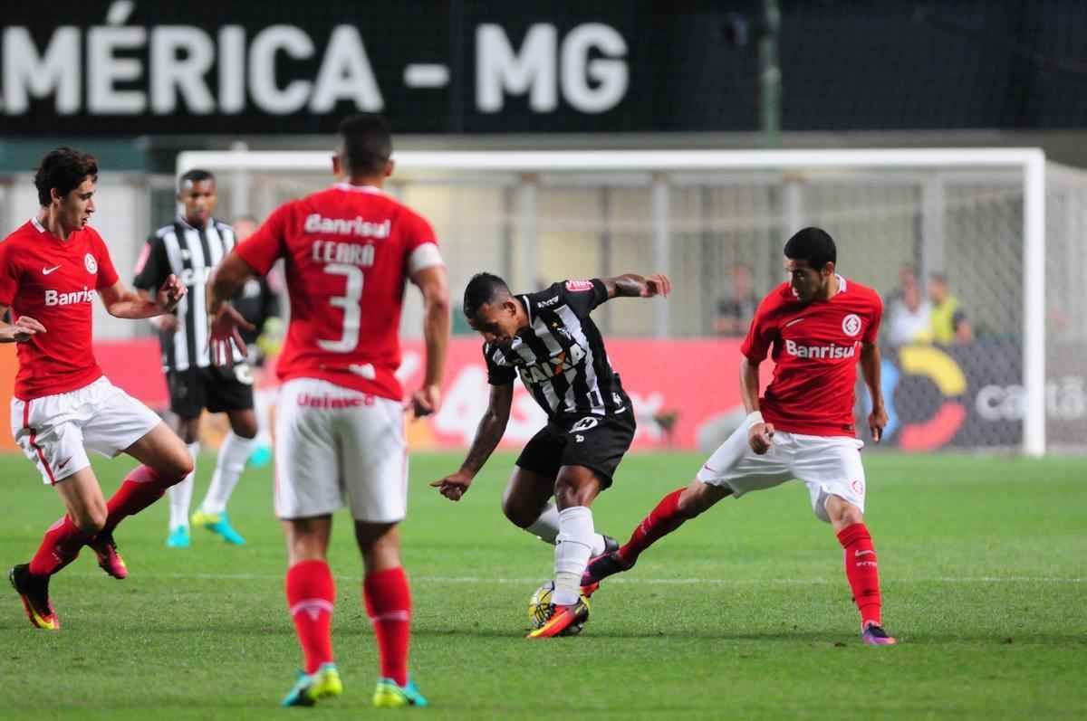 Fotos do jogo entre Atltico e Internacional no Independncia