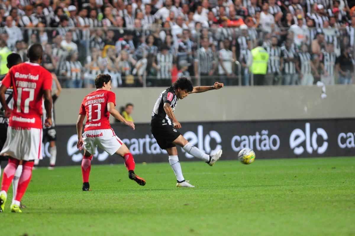 Fotos do jogo entre Atltico e Internacional no Independncia