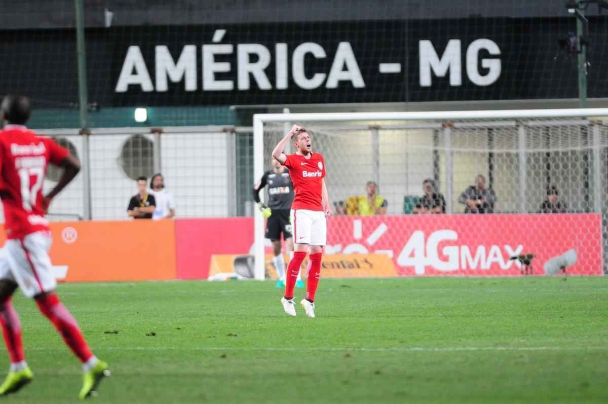Fotos do jogo entre Atltico e Internacional no Independncia