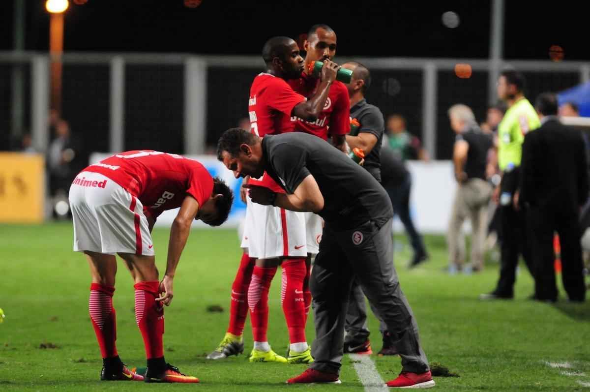 Fotos do jogo entre Atltico e Internacional no Independncia