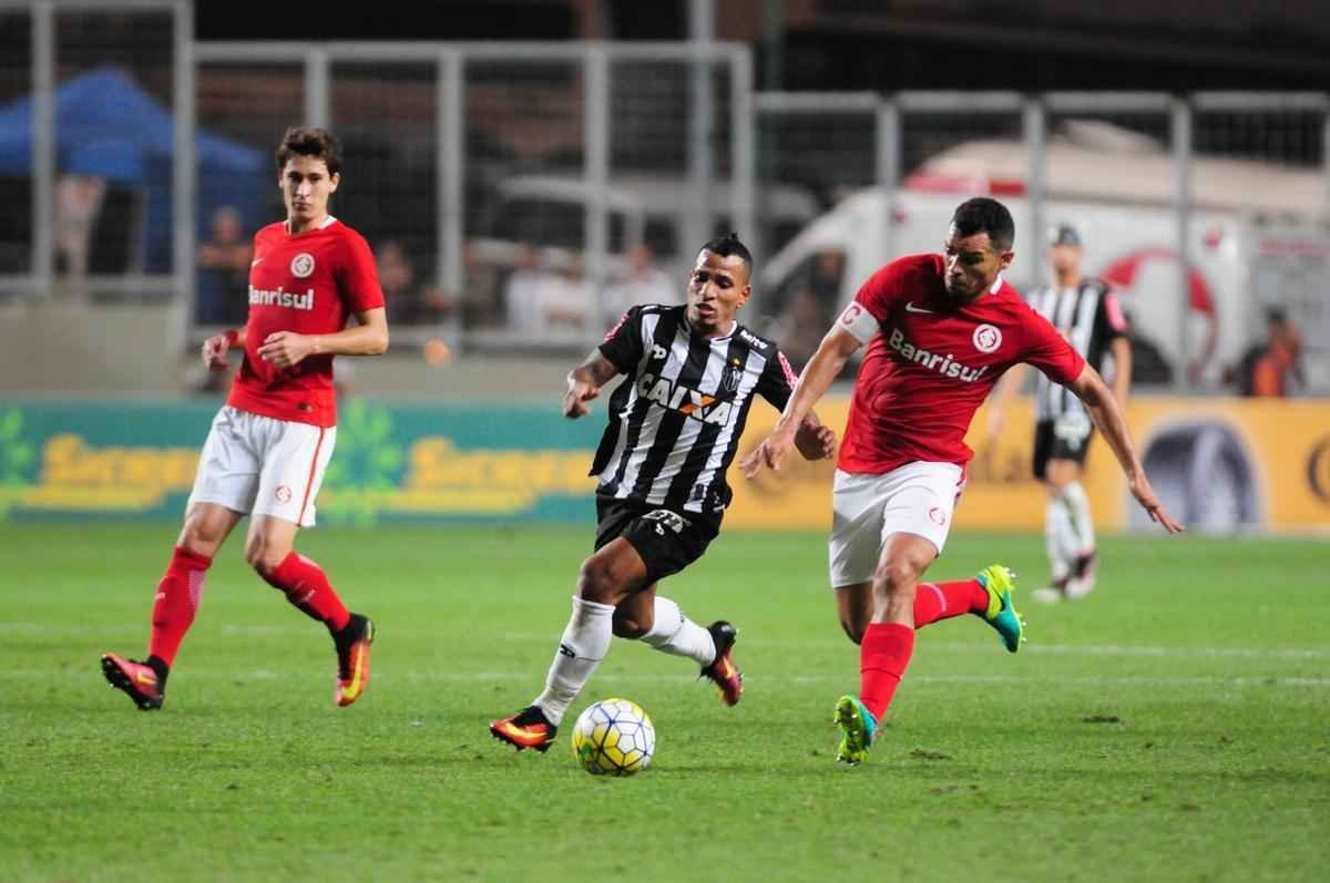 Fotos do jogo entre Atltico e Internacional no Independncia