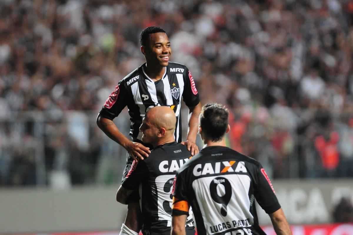 Fotos do jogo entre Atltico e Internacional no Independncia