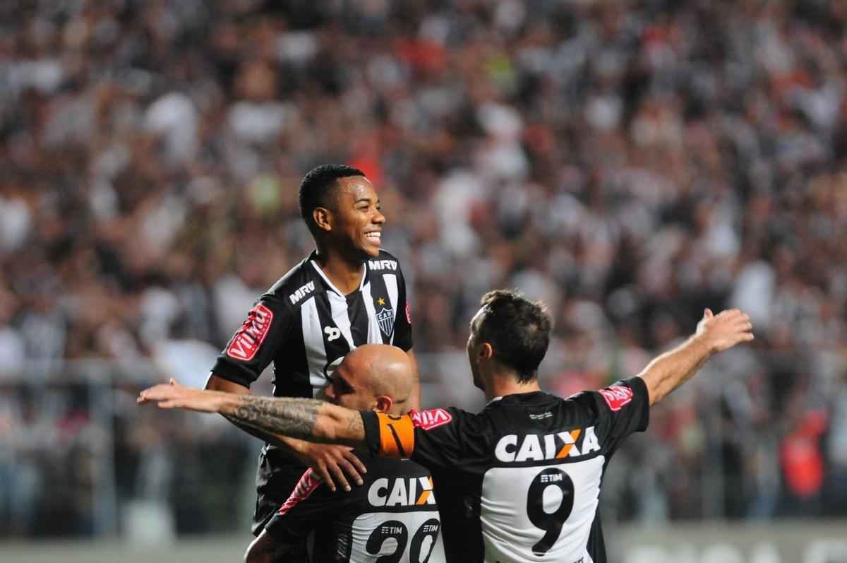 Fotos do jogo entre Atltico e Internacional no Independncia