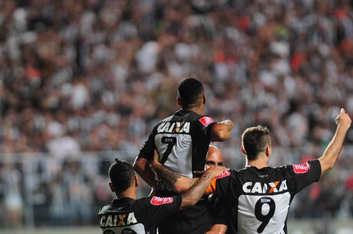 Fotos do jogo entre Atltico e Internacional no Independncia