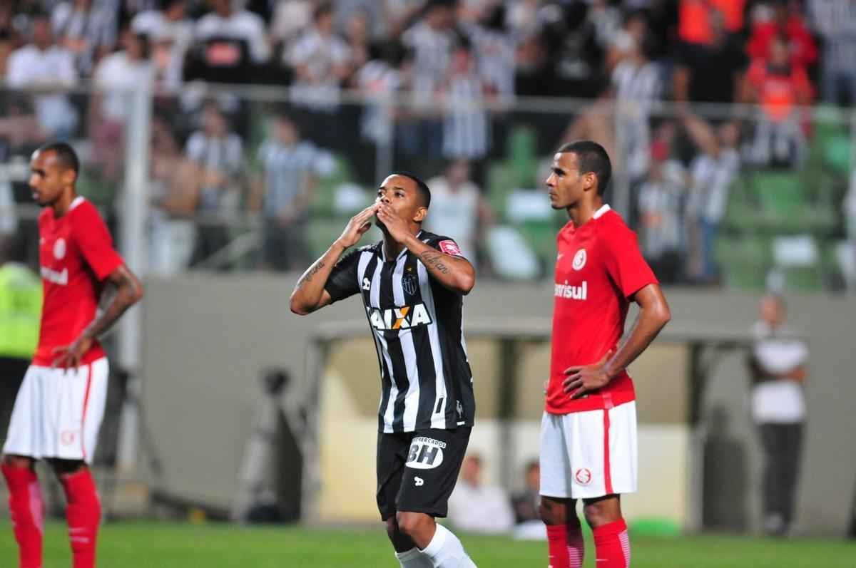 Fotos do jogo entre Atltico e Internacional no Independncia