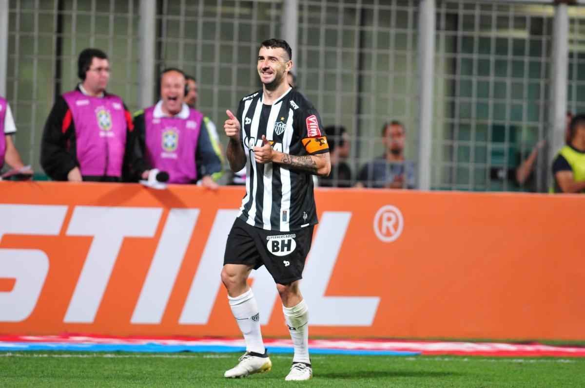 Fotos do jogo entre Atltico e Internacional no Independncia