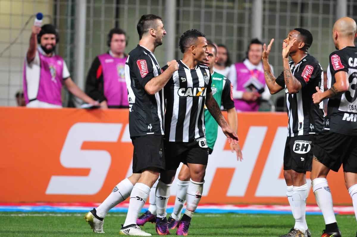 Fotos do jogo entre Atltico e Internacional no Independncia