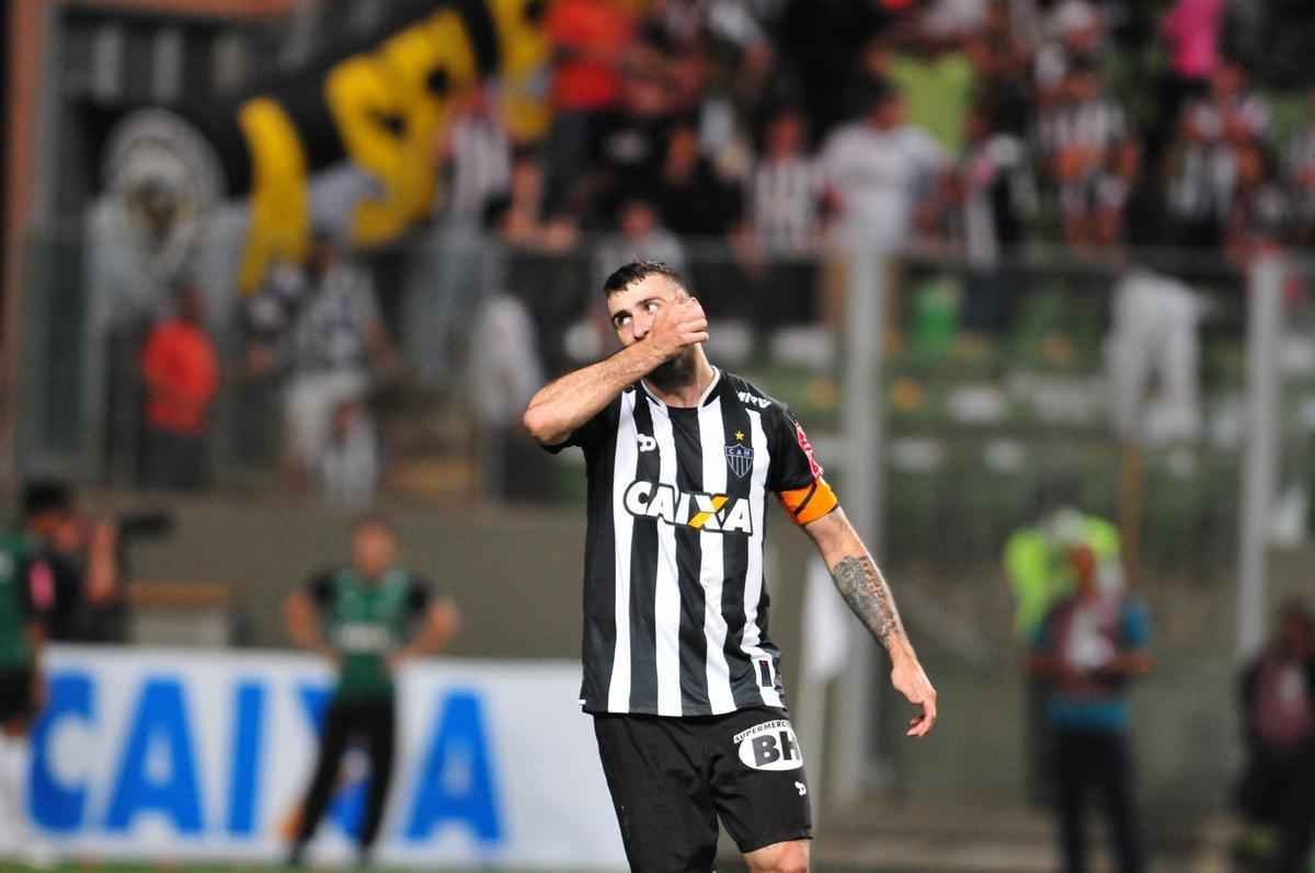 Fotos do jogo entre Atltico e Internacional no Independncia