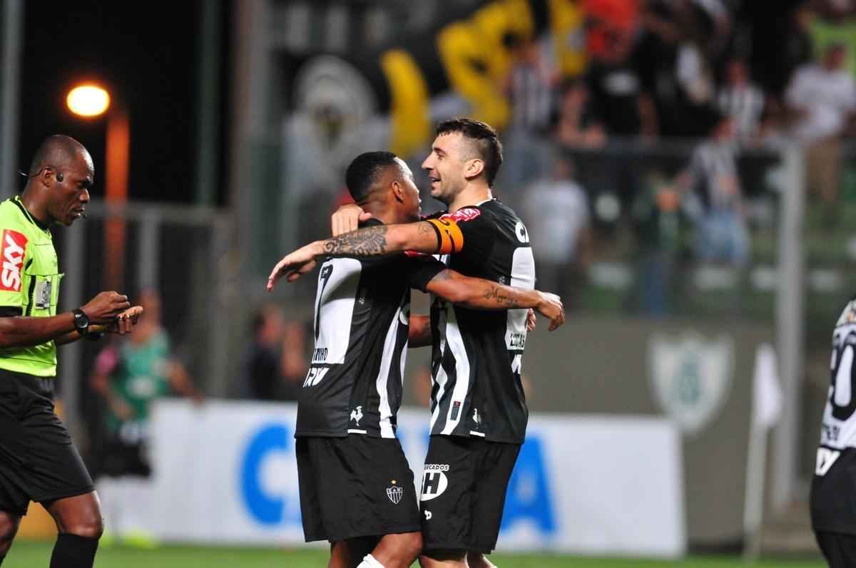 Fotos do jogo entre Atltico e Internacional no Independncia