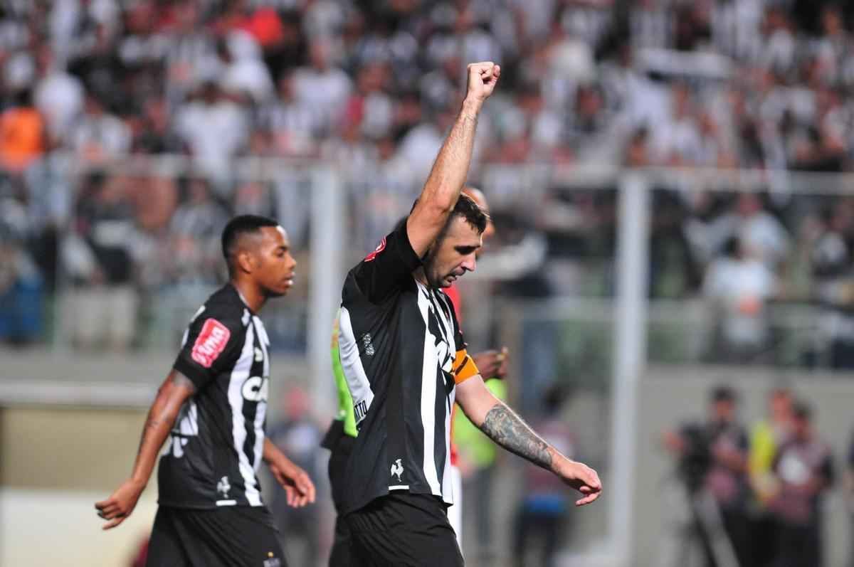 Fotos do jogo entre Atltico e Internacional no Independncia