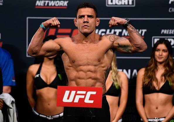 Pesagem do TUF Amrica Latina 3 Finale - O ex-campeo peso leve, Rafael dos Anjos
