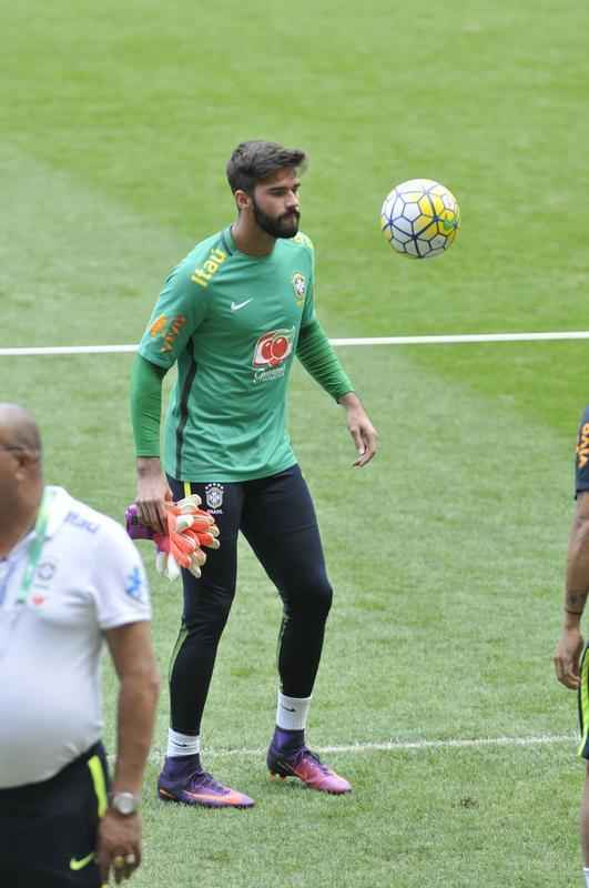 Nesta quarta-feira  tarde (09/11), Seleo Brasileira fez mais um treino no Mineiro e encerrou preparao para enfrentar a Argentina pelas Eliminatrias da Copa do Mundo