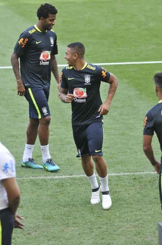 Nesta quarta-feira  tarde (09/11), Seleo Brasileira fez mais um treino no Mineiro e encerrou preparao para enfrentar a Argentina pelas Eliminatrias da Copa do Mundo