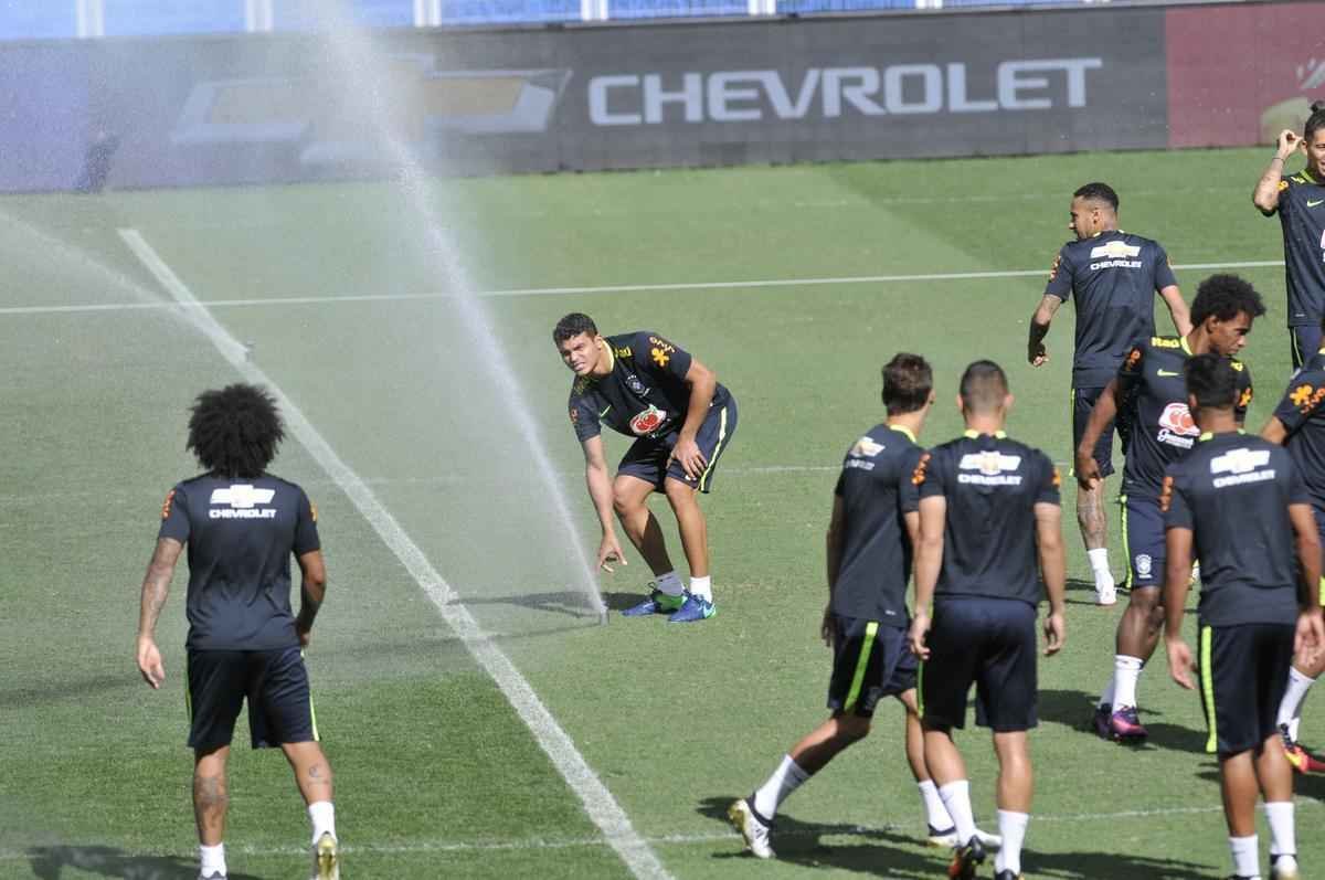Nesta quarta-feira  tarde (09/11), Seleo Brasileira fez mais um treino no Mineiro e encerrou preparao para enfrentar a Argentina pelas Eliminatrias da Copa do Mundo