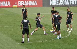 Nesta quarta-feira  tarde (09/11), Seleo Brasileira fez mais um treino no Mineiro e encerrou preparao para enfrentar a Argentina pelas Eliminatrias da Copa do Mundo