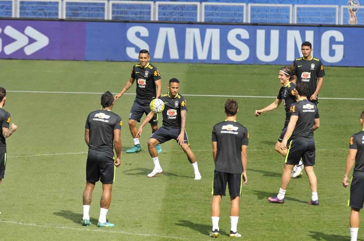 Nesta quarta-feira  tarde (09/11), Seleo Brasileira fez mais um treino no Mineiro e encerrou preparao para enfrentar a Argentina pelas Eliminatrias da Copa do Mundo