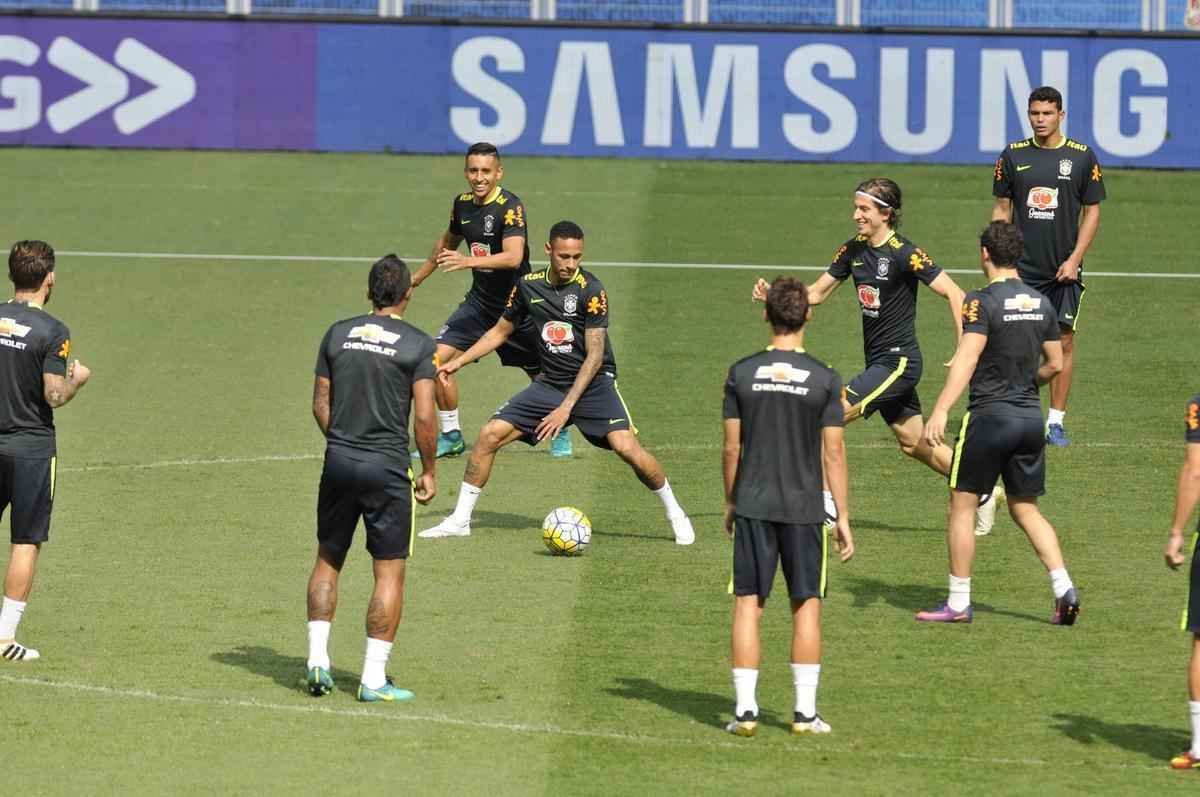 Nesta quarta-feira  tarde (09/11), Seleo Brasileira fez mais um treino no Mineiro e encerrou preparao para enfrentar a Argentina pelas Eliminatrias da Copa do Mundo