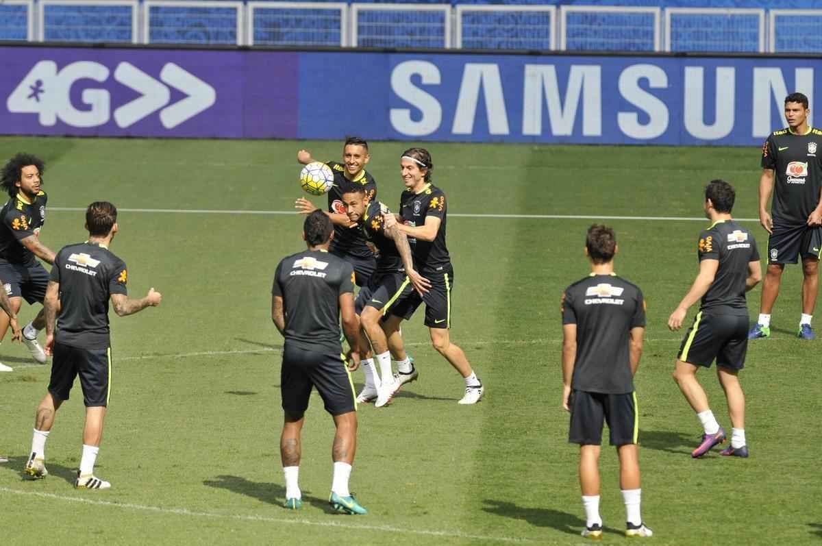 Nesta quarta-feira  tarde (09/11), Seleo Brasileira fez mais um treino no Mineiro e encerrou preparao para enfrentar a Argentina pelas Eliminatrias da Copa do Mundo